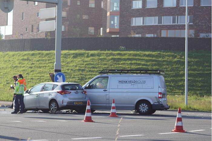 Gewonde en veel schade bij aanrijding