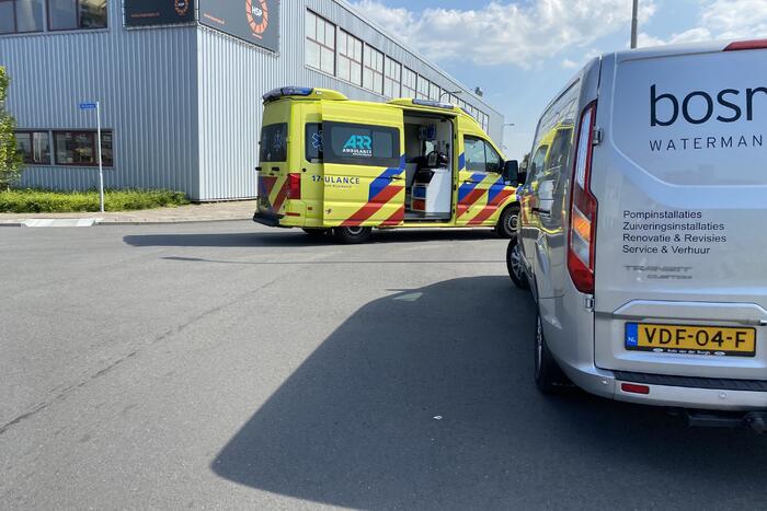 Motorrijder gaat onderuit