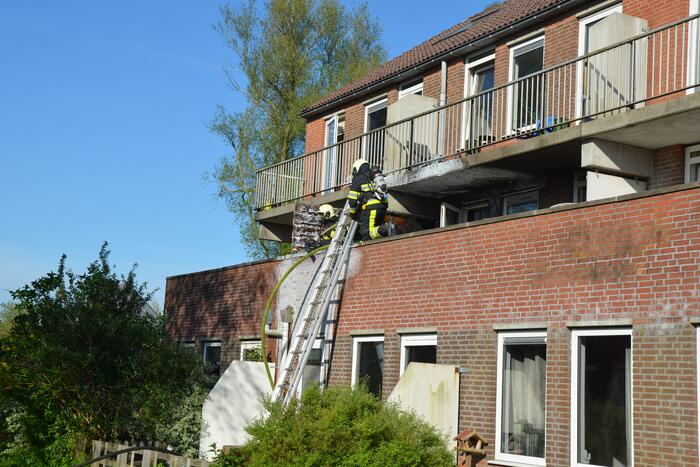 Veel schade na brand op balkon