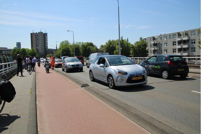 Flinke verkeersopstopping na kop-staartbotsing