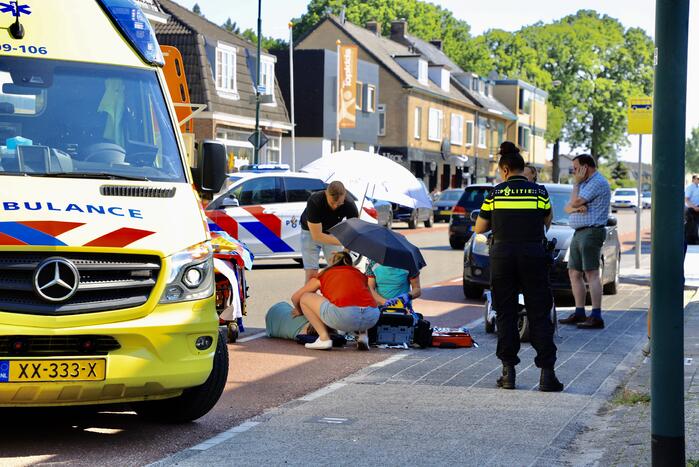 Scootmobielrijdster aangereden door bestelbus