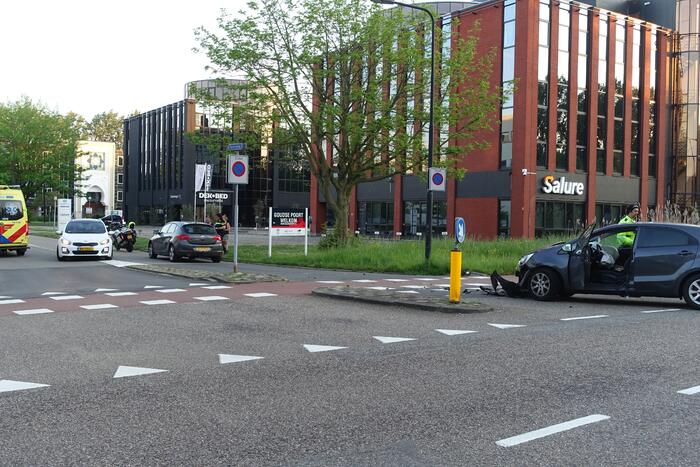 Twee auto's in botsing