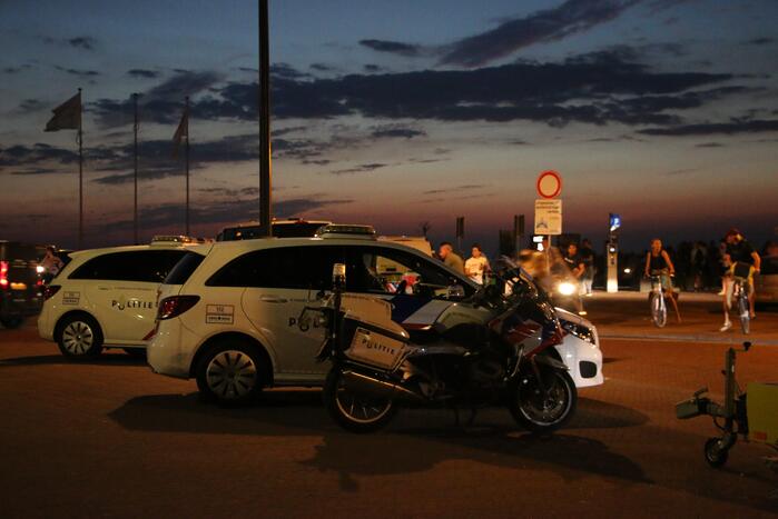 Grote politie inzet op het strand