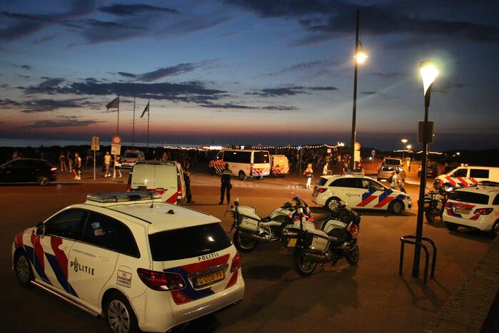 Grote politie inzet op het strand