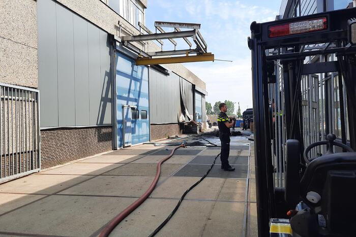 Grote rookwolken bij brand op bedrijventerrein