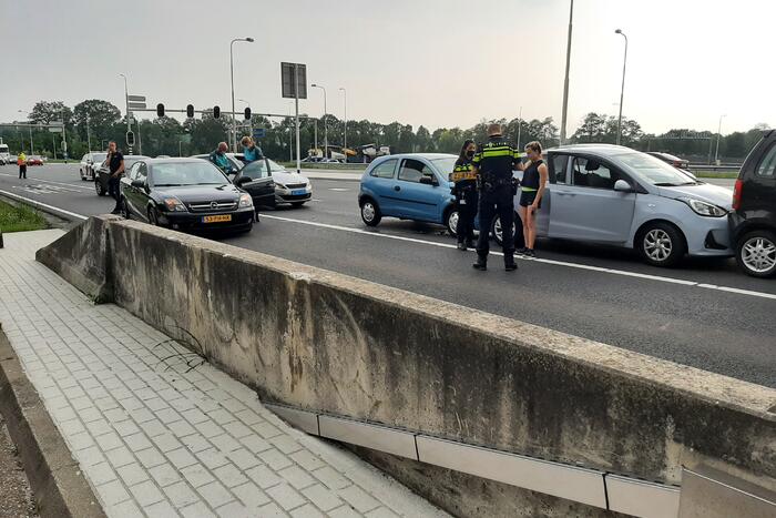 Kettingbotsing tussen vier personenauto's