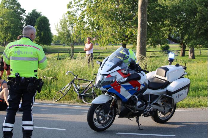 Wielrenners gewond bij botsing met scooter