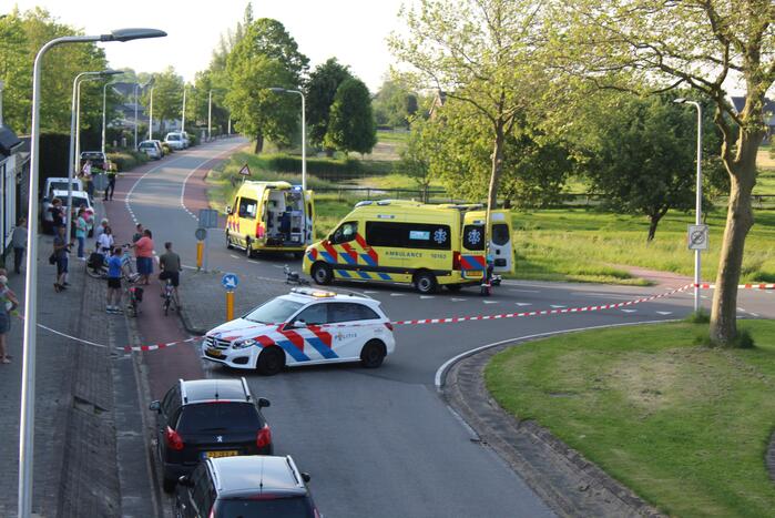 Wielrenners gewond bij botsing met scooter