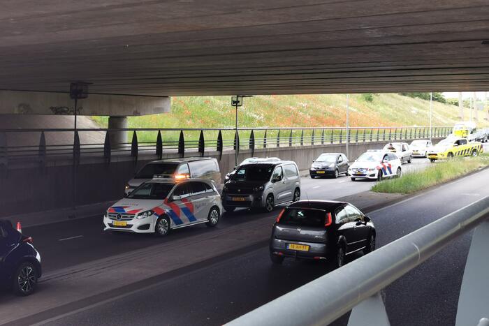 File door verkeersongeval met drie auto's