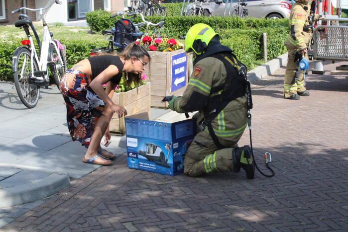 Vogel gered met brandweer hoogwerker