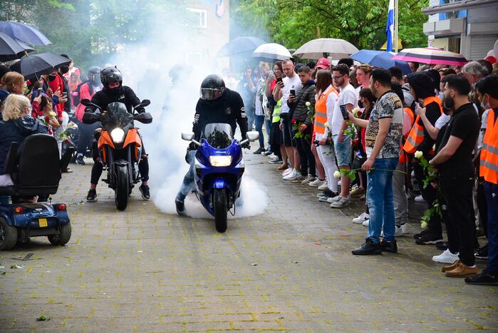 Stille tocht voor doodgestoken 17-jarige jongen