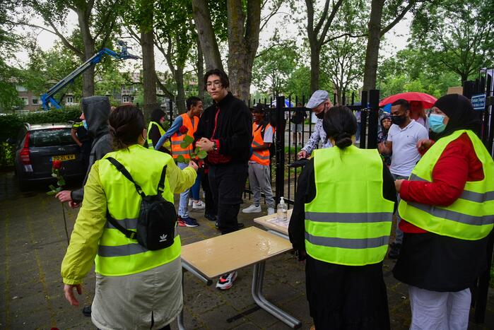 Stille tocht voor doodgestoken 17-jarige jongen