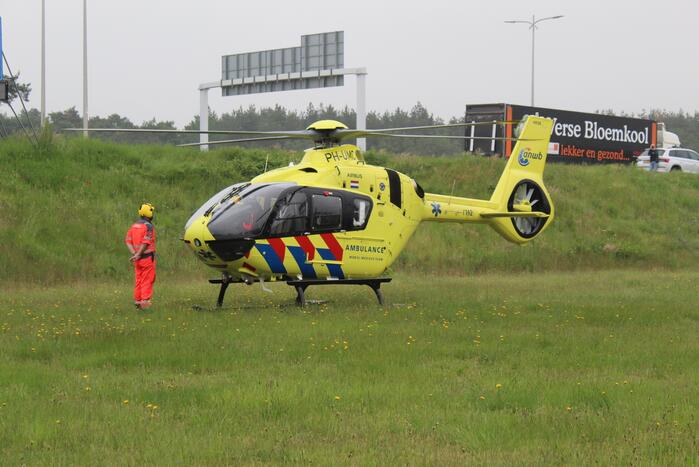 Traumahelikopter landt voor ongeval op rotonde