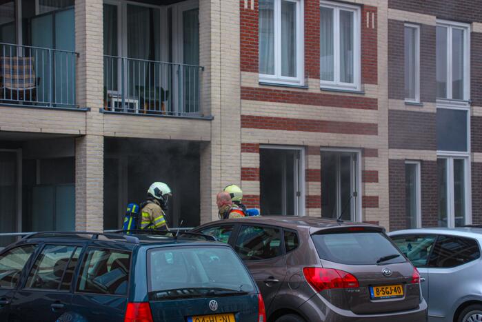 Veel rook bij keukenbrand in appartement