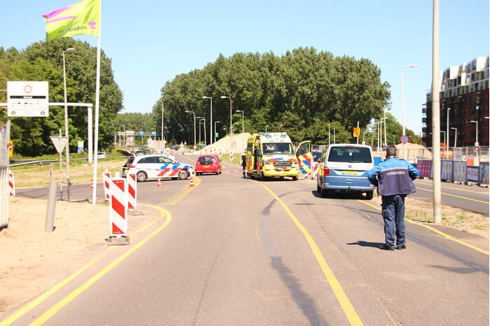 Motorrijder gewond bij botsing met auto