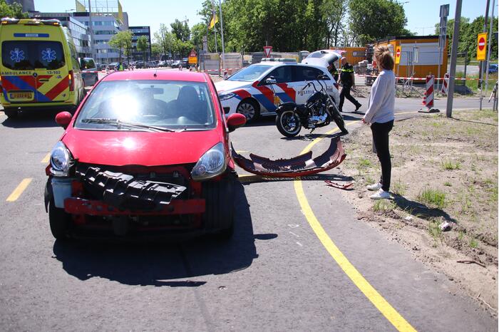 Motorrijder gewond bij botsing met auto