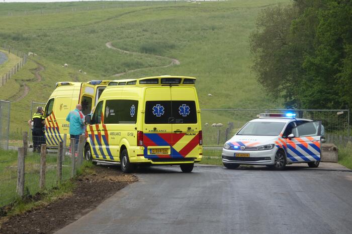 Wielrenner ernstig gewond na val