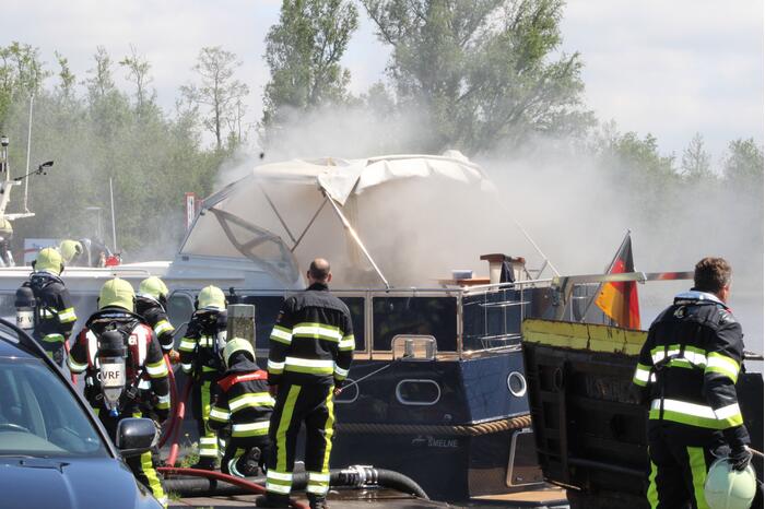 Hevige brand in motorboot