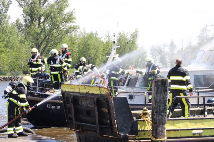 Hevige brand in motorboot