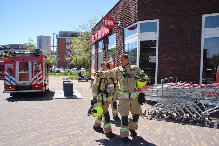 Brandgesticht op houten bank