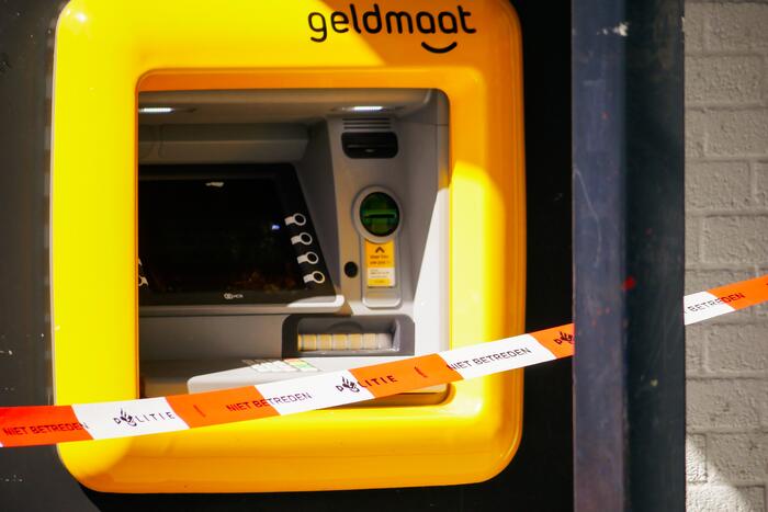 Plofkraak geldautomaat, EOD doet onderzoek naar achtergebleven explosieven