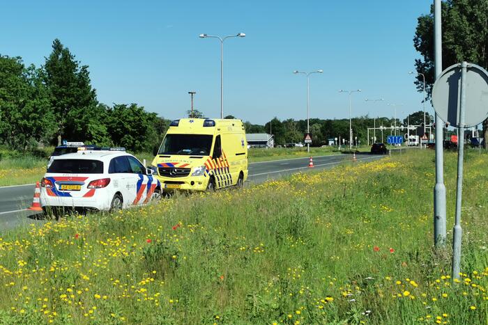 Flinke schade na botsing met twee voertuigen