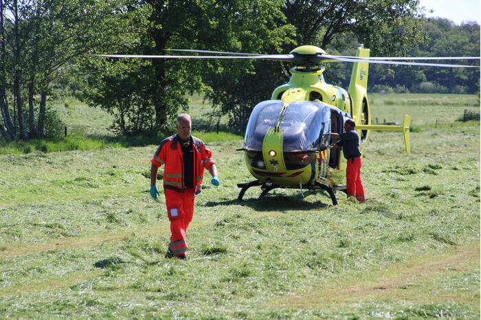 Auto belandt in weiland na ongeval