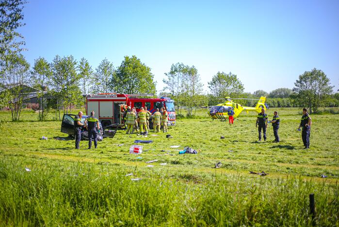 Auto belandt in weiland na ongeval