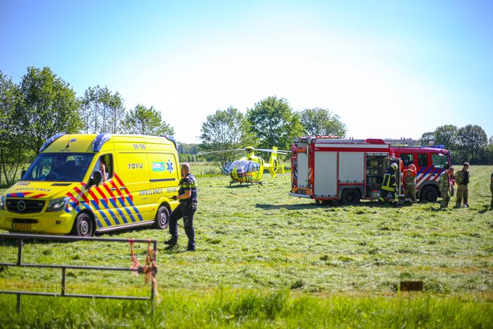 Auto belandt in weiland na ongeval