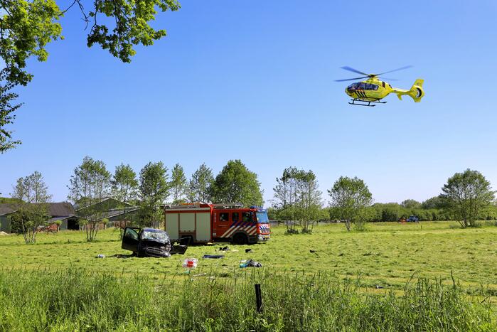 Auto belandt in weiland na ongeval