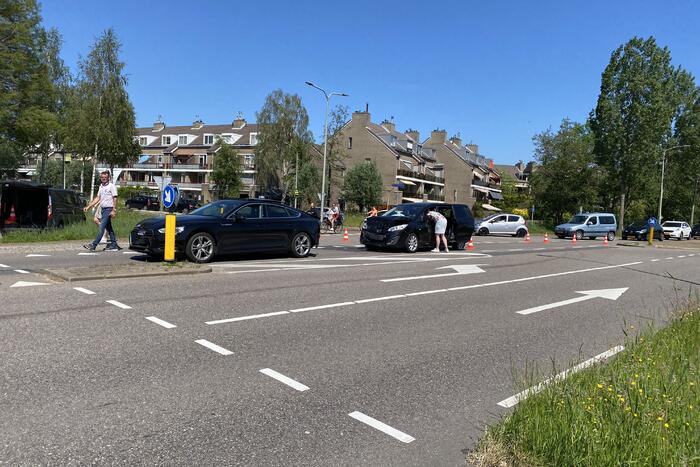 Kettingenbotsing tussen drie personenwagens