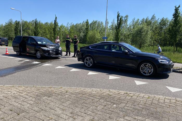 Kettingenbotsing tussen drie personenwagens