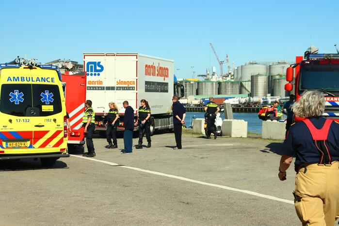 Zwemster overlijdt na botsing met vaartuig