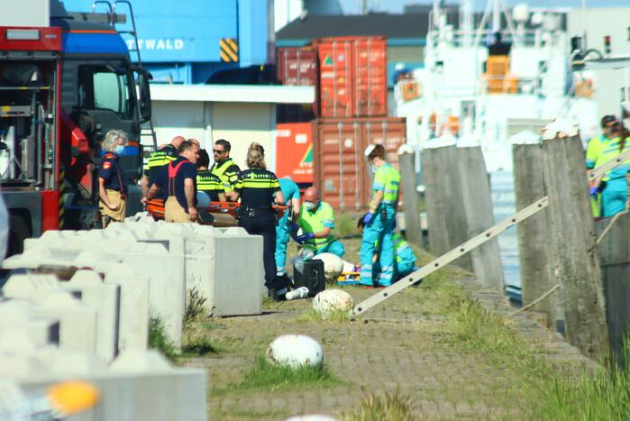 Zwemster overlijdt na botsing met vaartuig