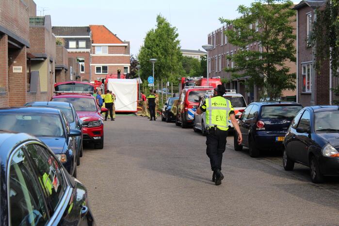 Poeder in brievenbus flatgebouw