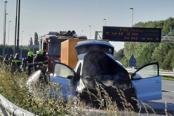 Personenauto in brand op de Rijksweg
