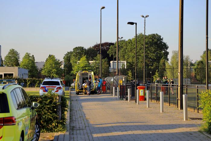 Hockeyspeler zwaargewond bij incident op veld
