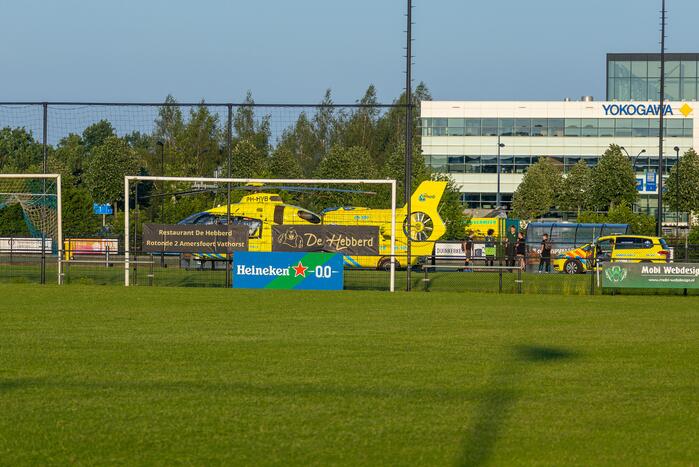 Hockeyspeler zwaargewond bij incident op veld