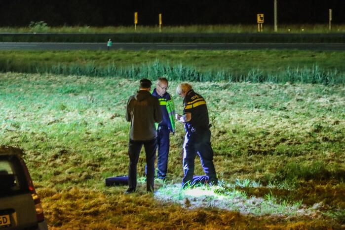 19-jarige bestuurder uit auto geslingerd en overleden