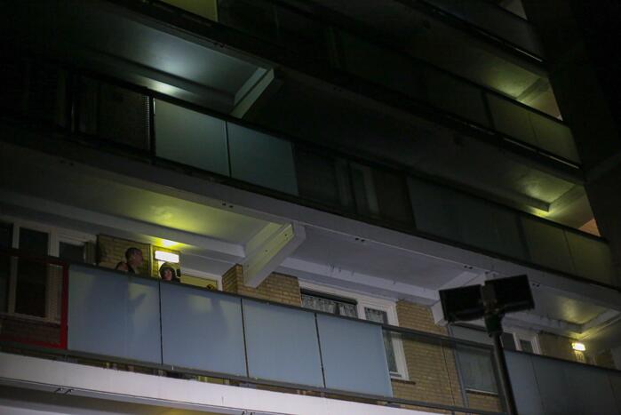 Flatwoning onbewoonbaar door grote uitslaande brand