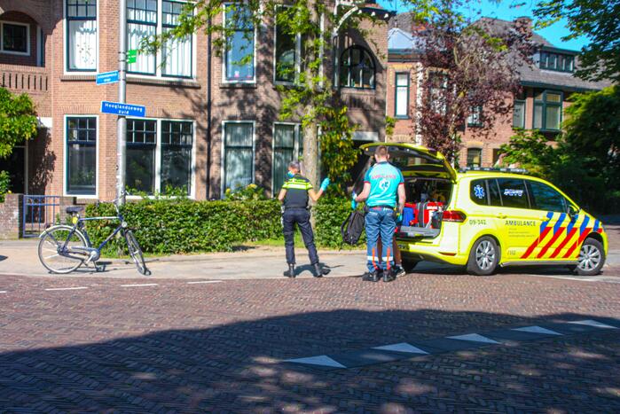 Man op fiets gewond bij verkeersongeval