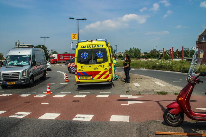 Bestuurder motorfiets gaat onderuit