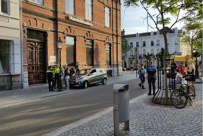 Persoon gewond bij aanrijding tussen twee auto's