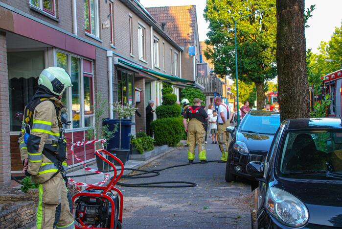 Brandweer redt hond bij brand in schuur