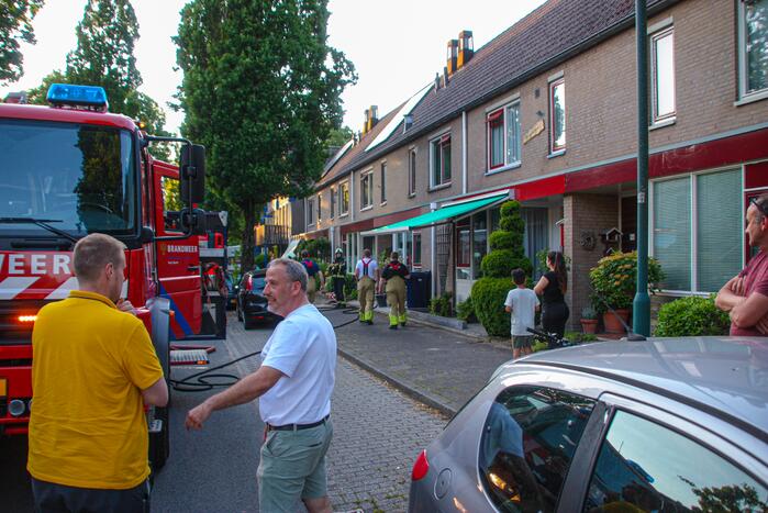 Brandweer redt hond bij brand in schuur