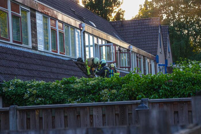 Brandweer redt hond bij brand in schuur