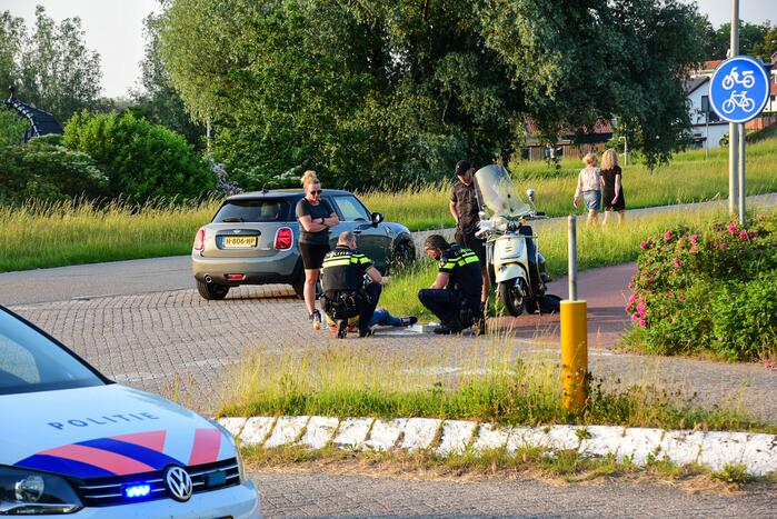 Scooterrijder gewond bij botsing met auto