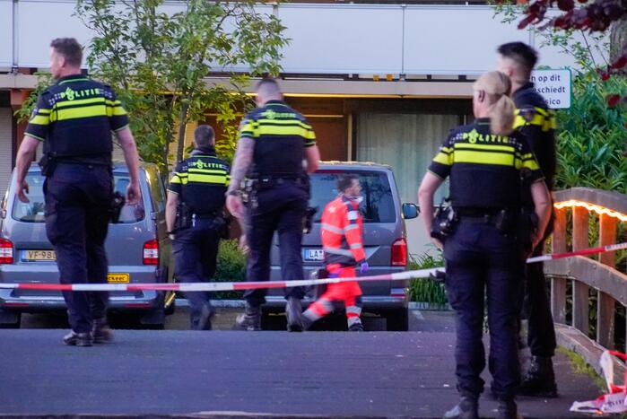 Zwaargewonde mannen in hotelkamer aangetroffen