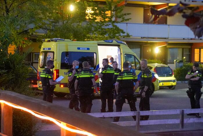 Zwaargewonde mannen in hotelkamer aangetroffen