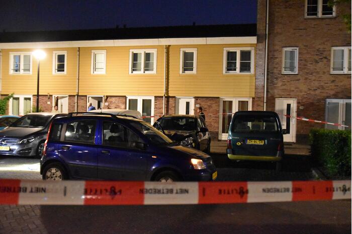 #Rotterdam Persoon gewond bij steekincident Sterrekroosstraat Rotterdam.